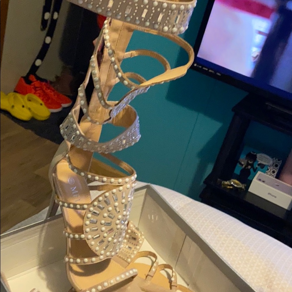 Heels - Picture 2 of 3